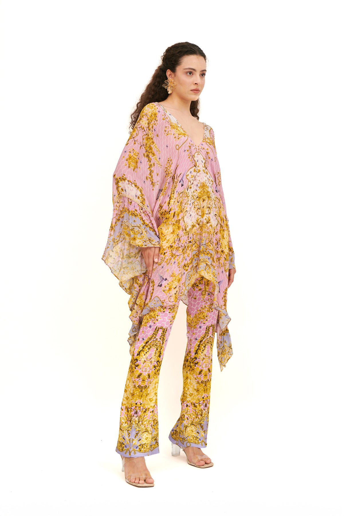 V-neck short kaftan with a relaxed fit and flowing silhouette for effortless style.