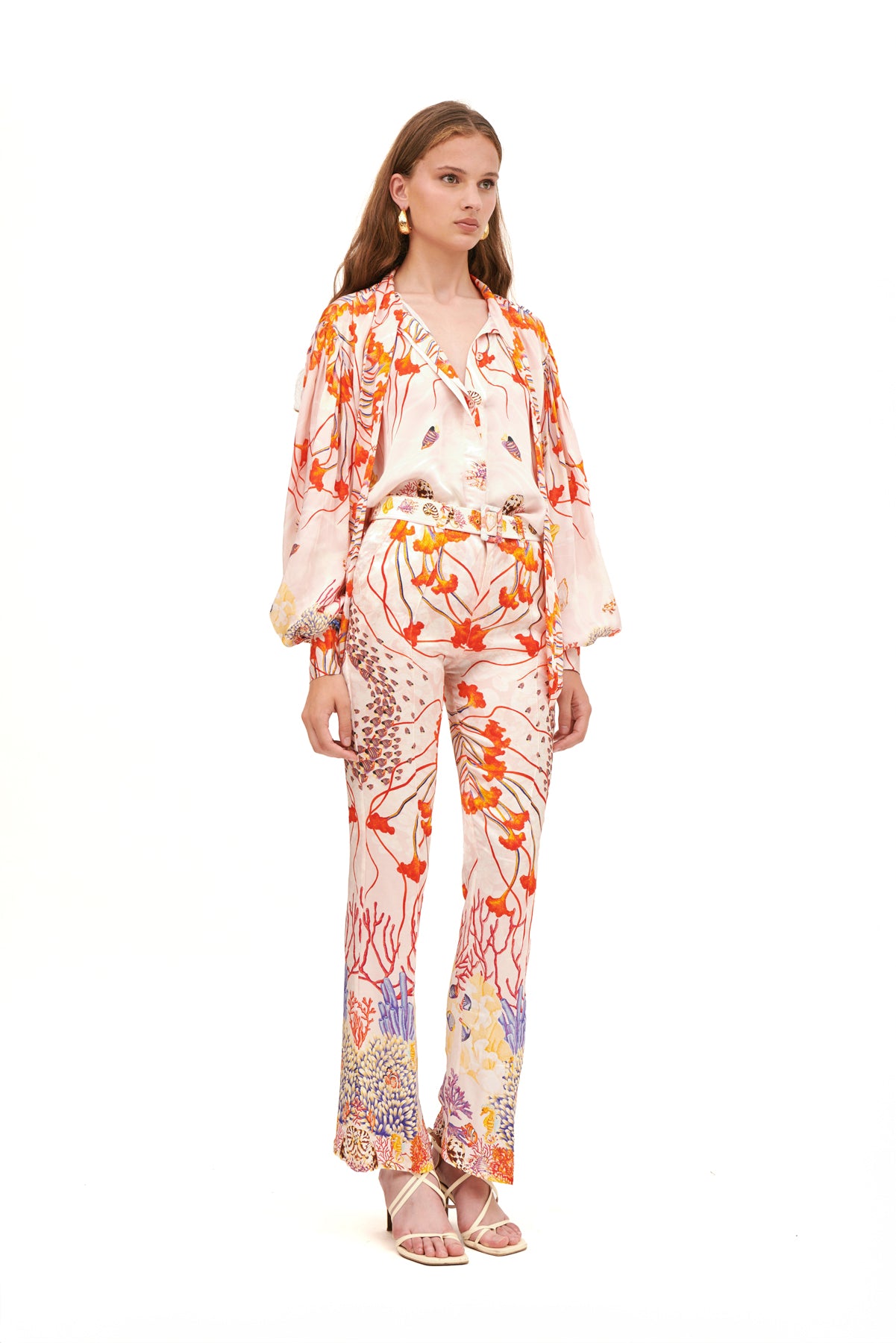 Bow neck oversized shirt with a relaxed fit and elegant detail for a chic, stylish look.