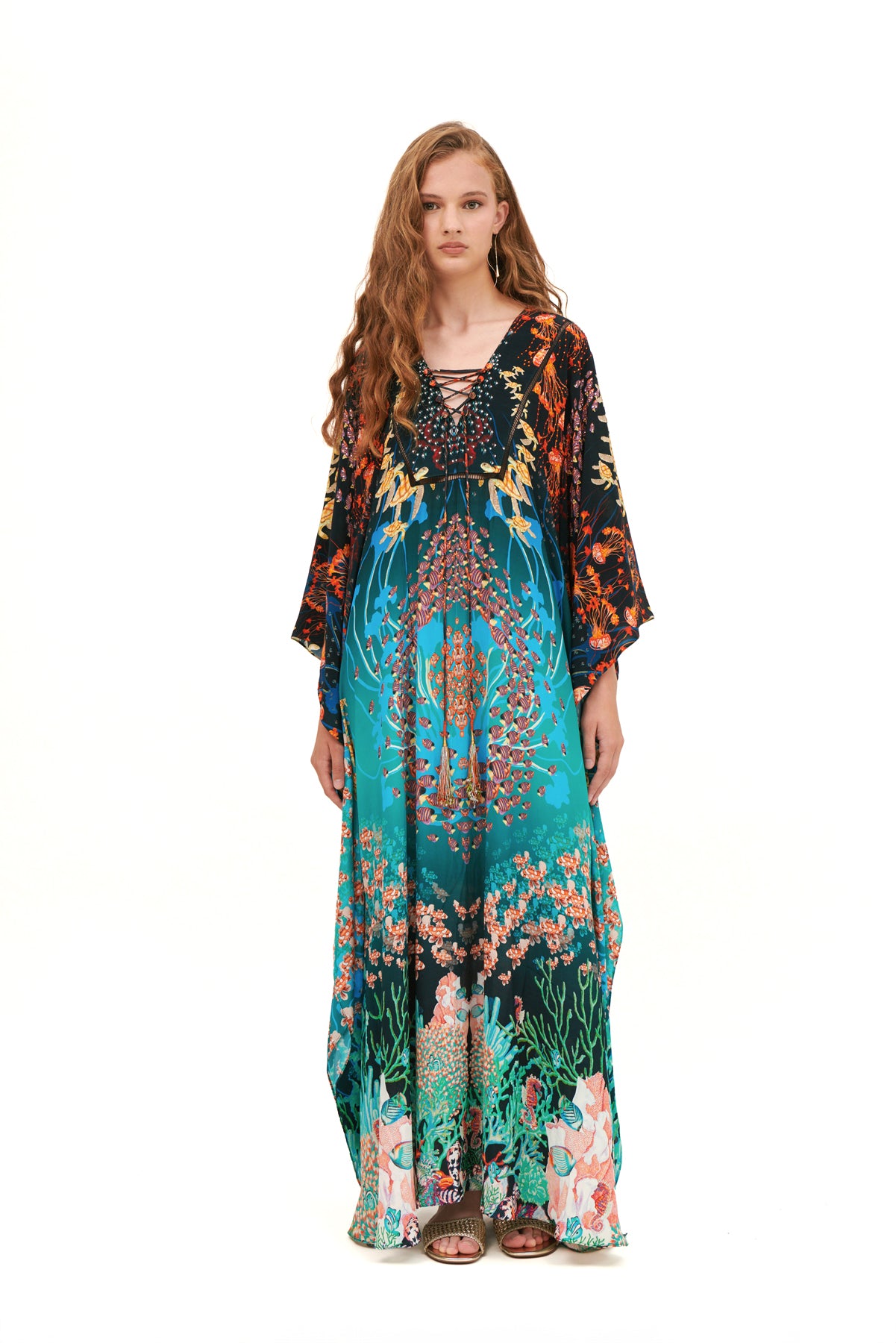 FULLNESS KAFTAN WITH NECK DETAILS