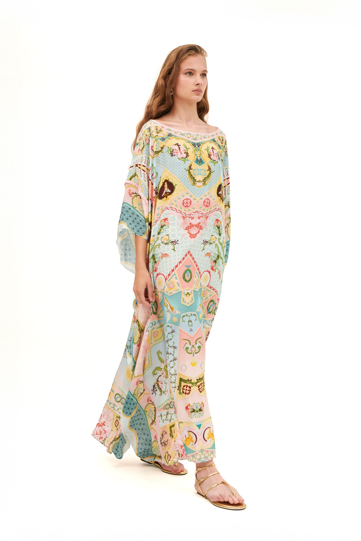 Yolka square long kaftan with a flowing silhouette and relaxed fit for an elegant, comfortable look.