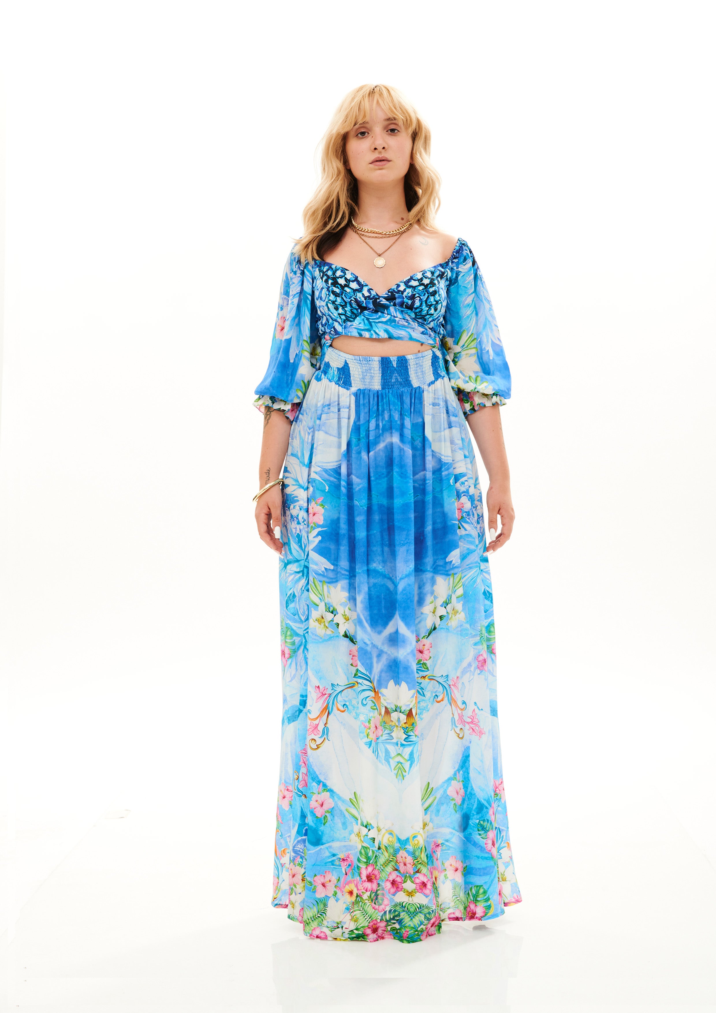 Bra knot bobbing long dress in Natural Crepe with "Tropical Fresh Breeze" print.