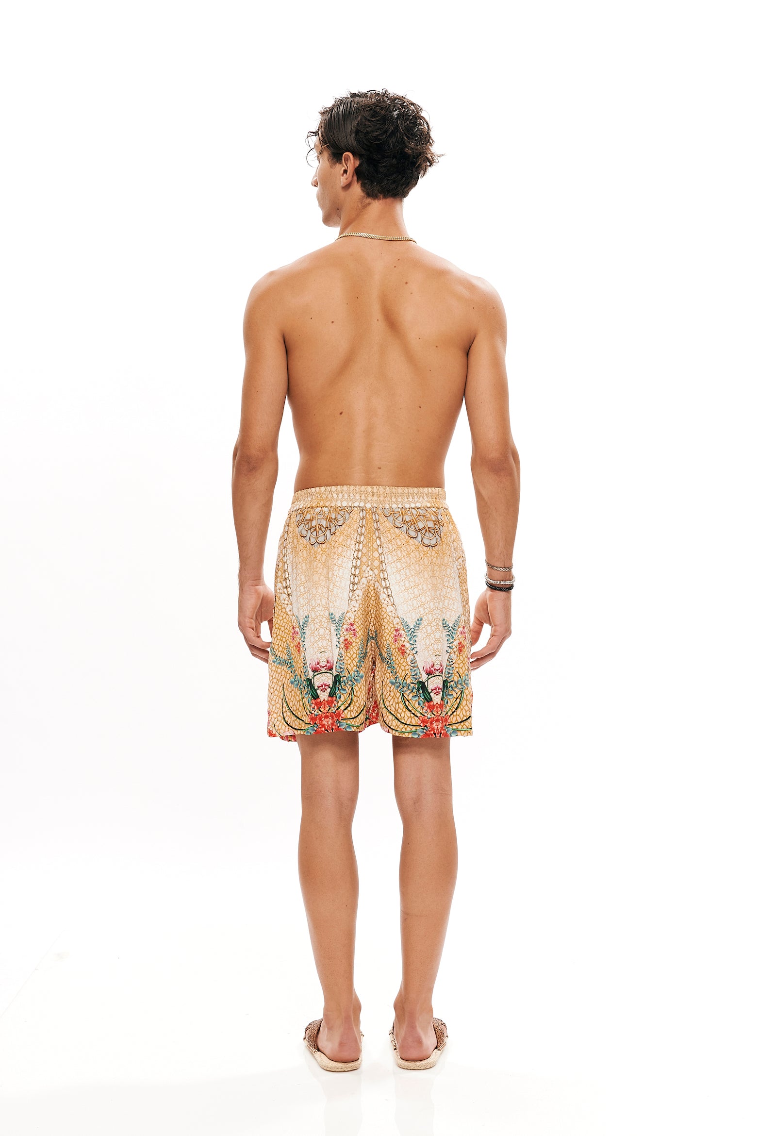 Lounge shorts in 40% Silk and 60% Viscose with "Alice Garden Natural Sand" print.