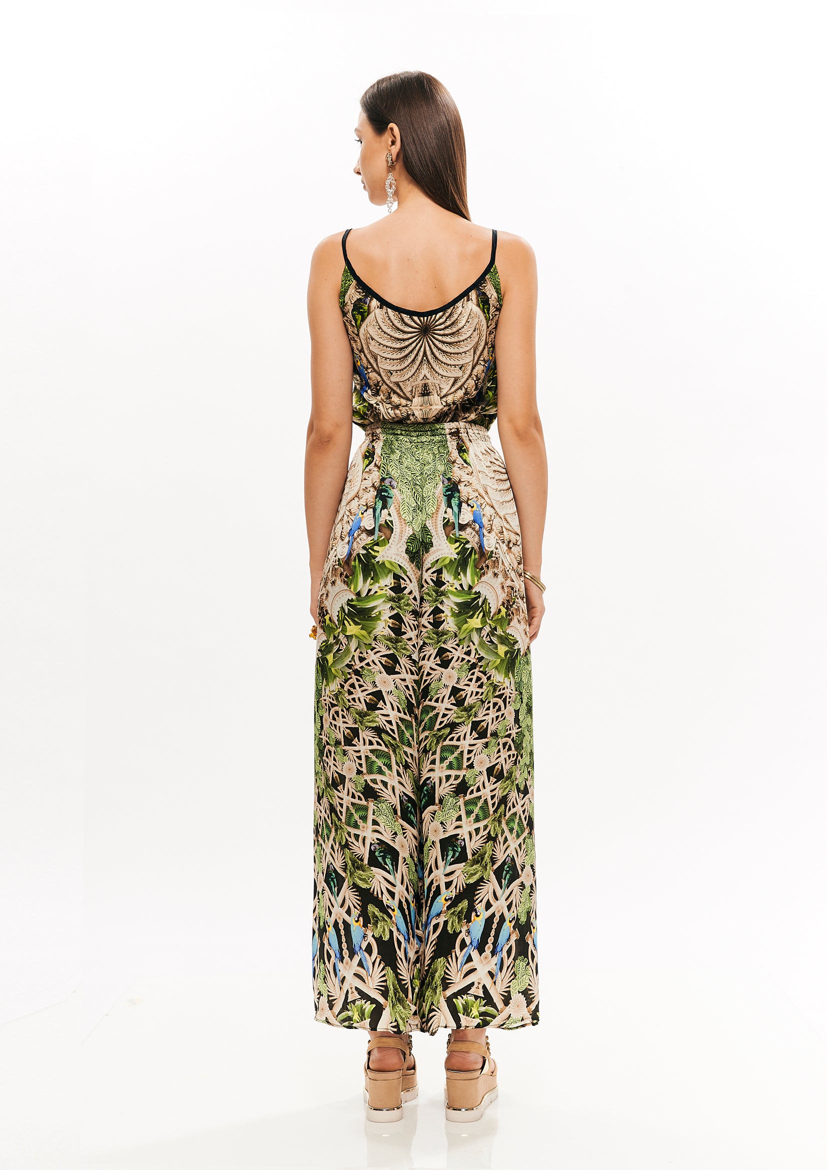 Round neck top in Silk Bemberg with "Acanthus Temple Black" print.