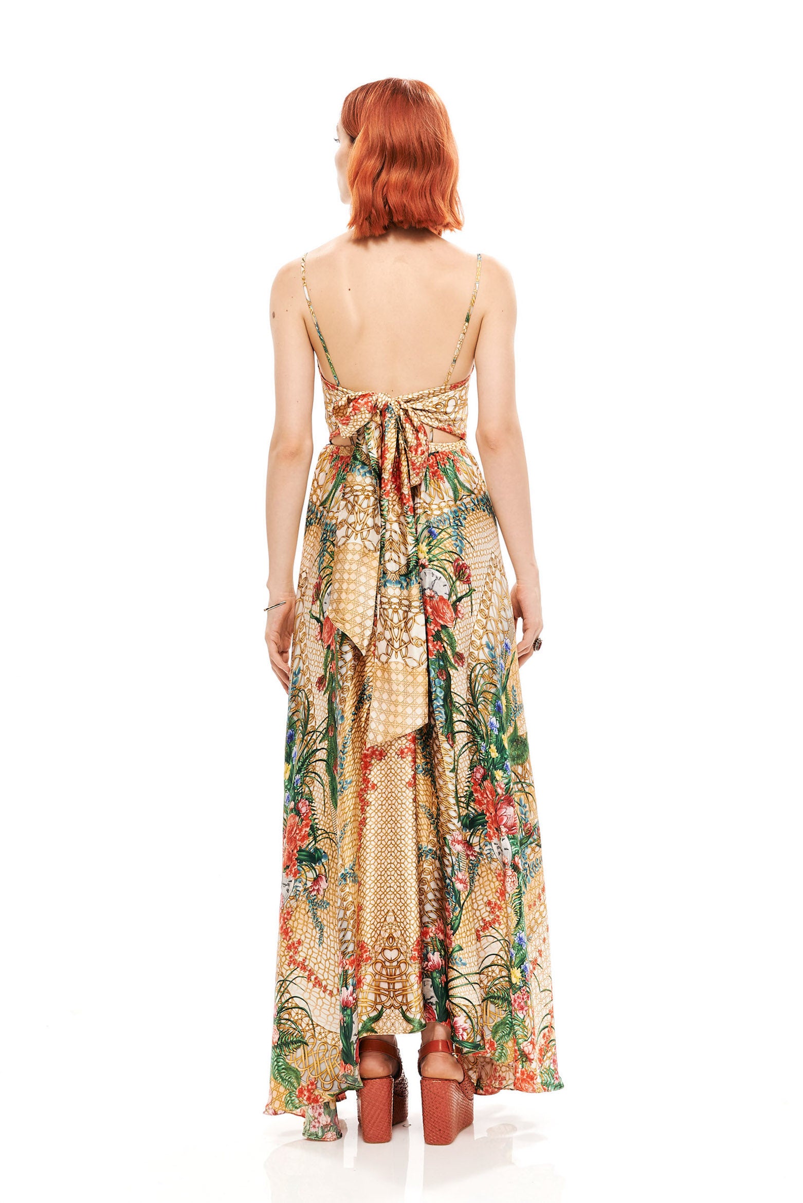 V-shape long dress with back bow in Silk Bemberg with "Alice Garden Natural Sand" print.
