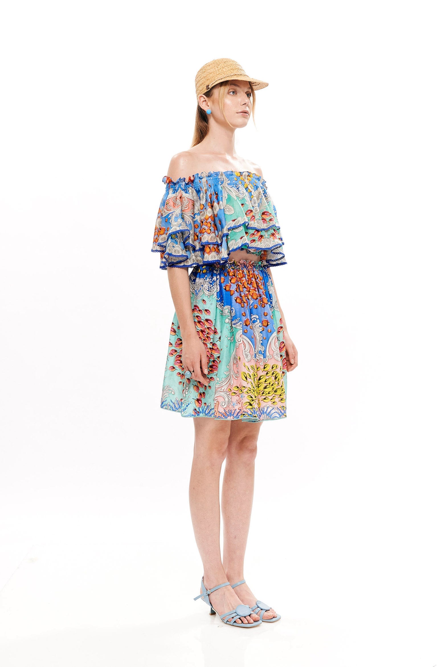 Crop top ruffle in 15% Linen and 85% Viscose with "Mare Tesor Alba" print.