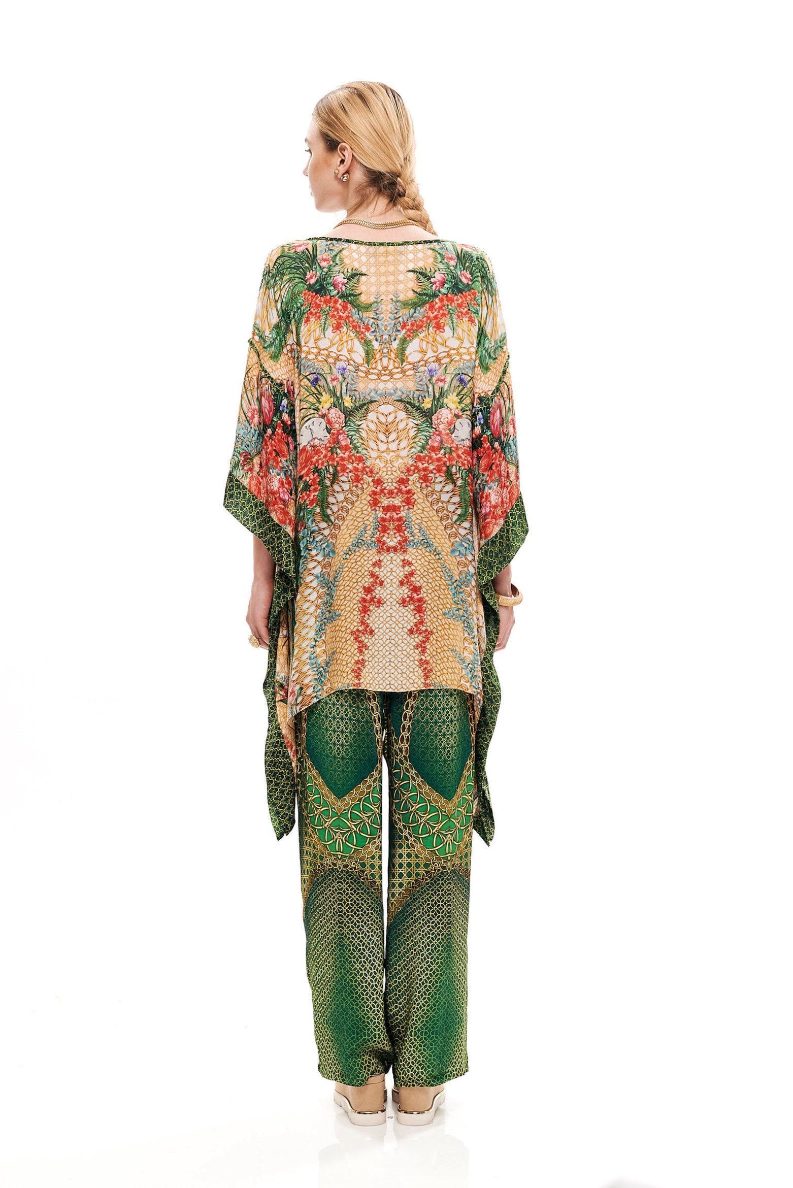 Long lounge pants in 40% Silk and 60% Viscose with "Alice Garden Jungle - Texture" print.