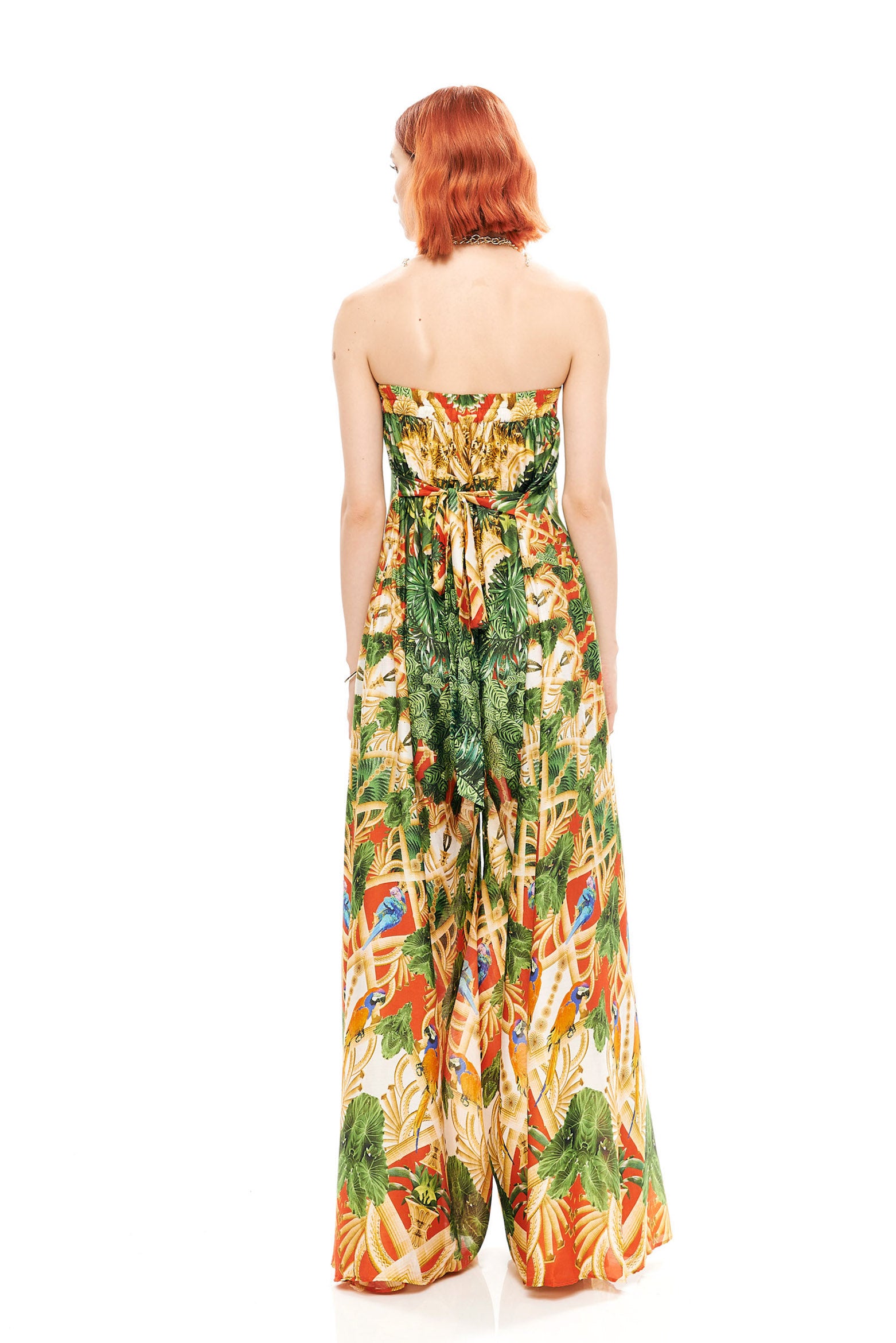 Seventies jumpsuit in 75% Viscose and 25% Silk with "Acanthus Temple Red" print.