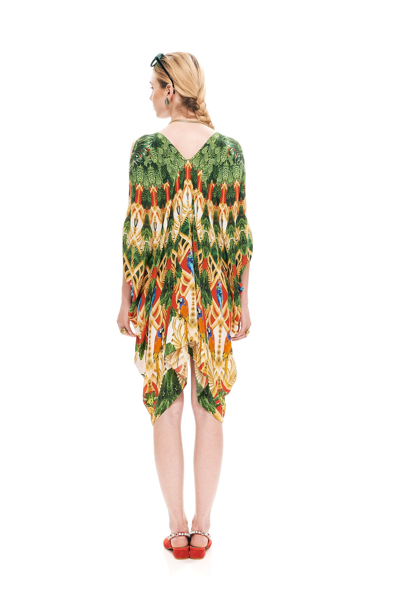 Square short kaftan in 40% Silk and 60% Viscose with "Acanthus Temple Red" print.