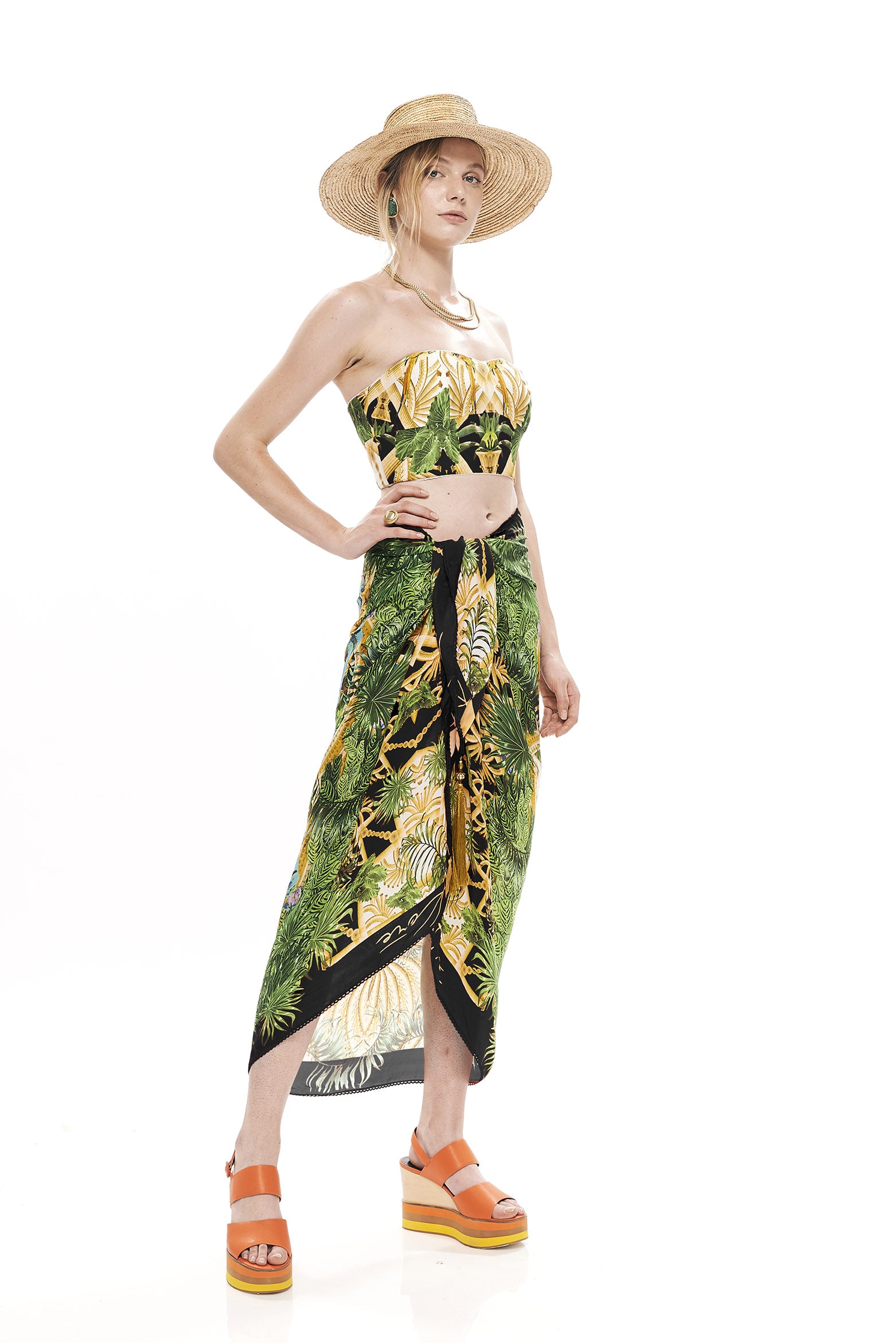 KR22 scarf in 100% Fine Satin with "Acanthus Temple Black" print.