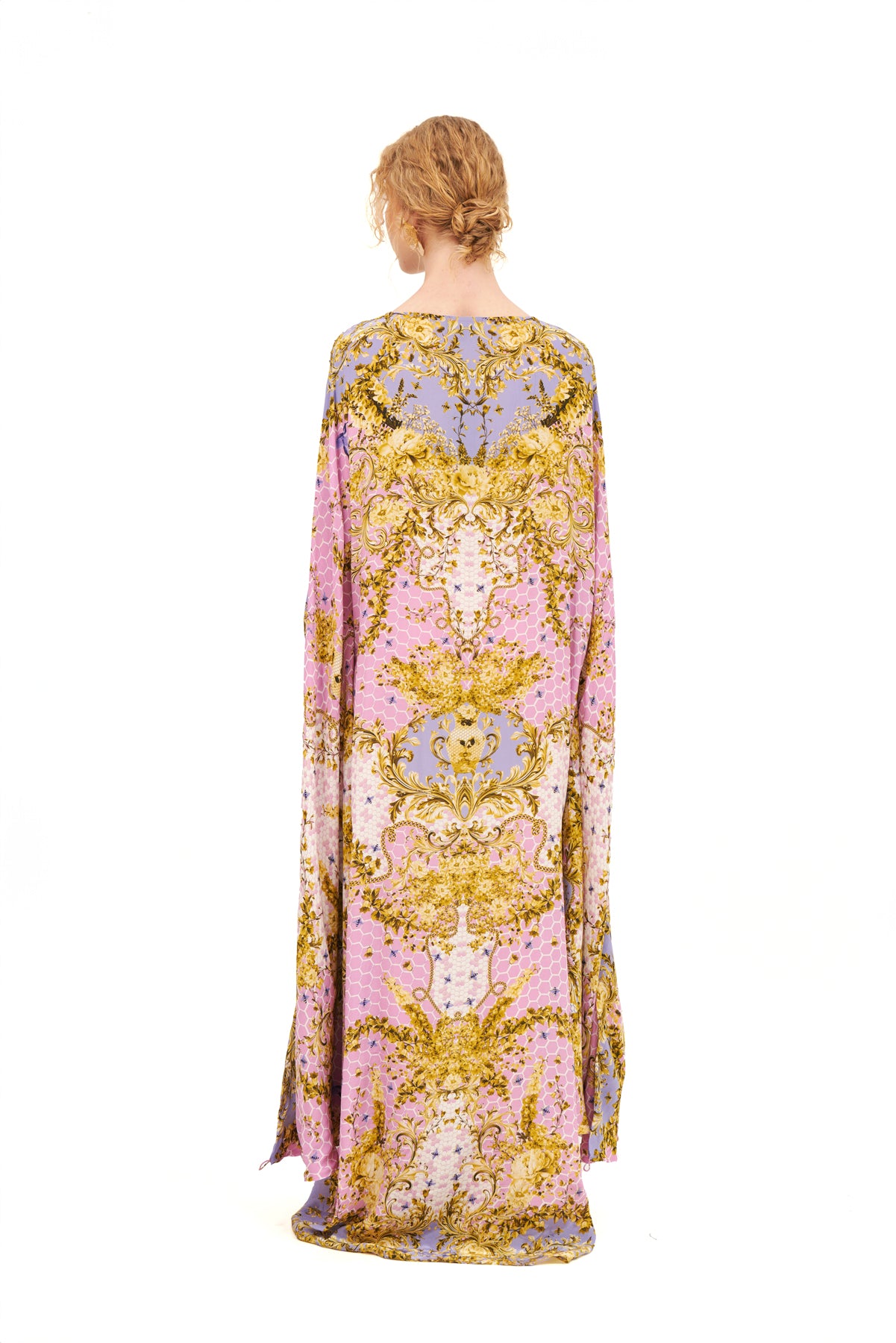 FLY AWAY KAFTAN WITH NECK DETAILS