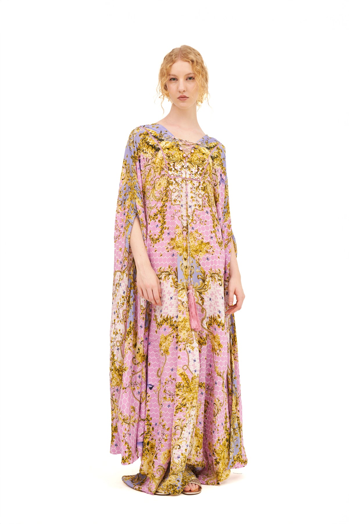 FLY AWAY KAFTAN WITH NECK DETAILS