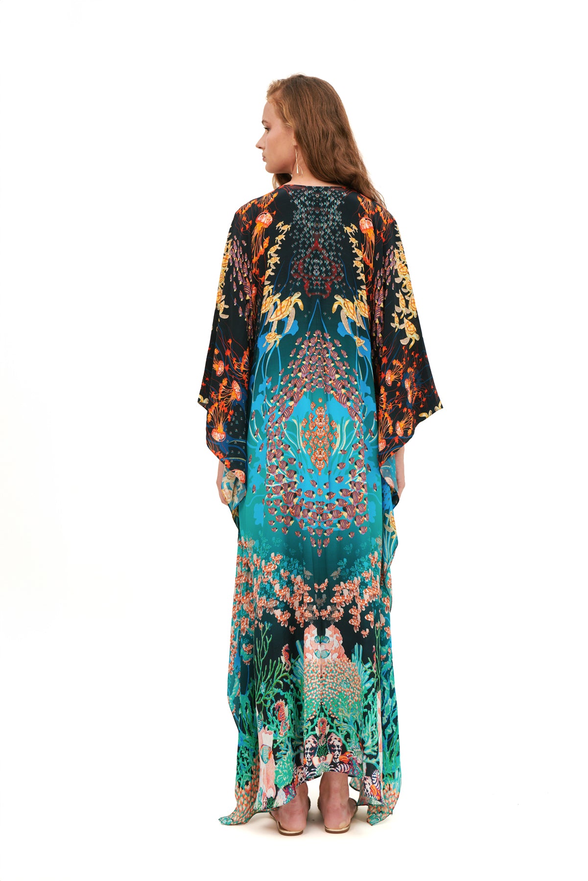 FULLNESS KAFTAN WITH NECK DETAILS