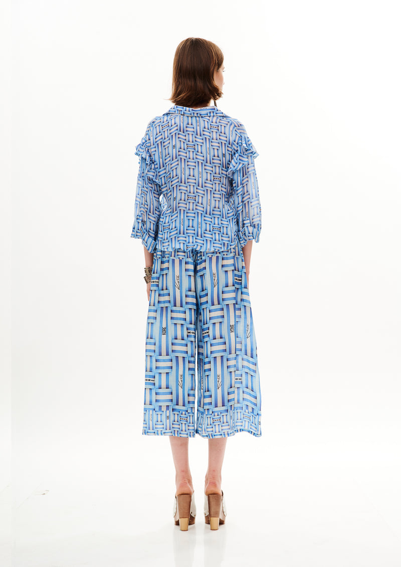 BUTTON UP CAPRI PANTS