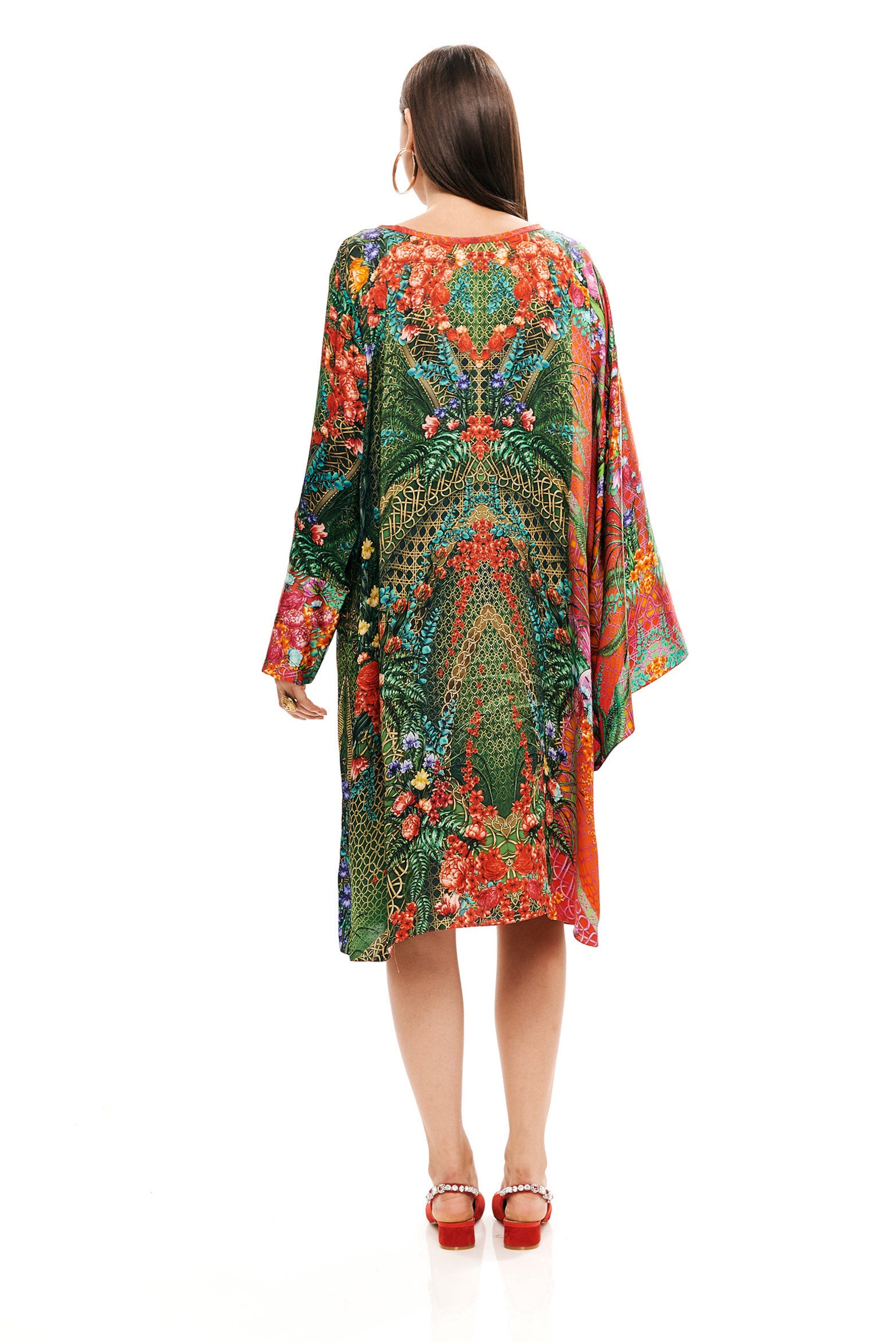 Iva midi kaftan in 40% Silk and 60% Bemberg with "Alice Garden Jungle" and "Alice Garden Neon Sunset" prints.