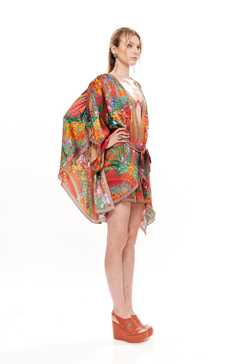 KIMONO WITH GATHERING ON ARMS