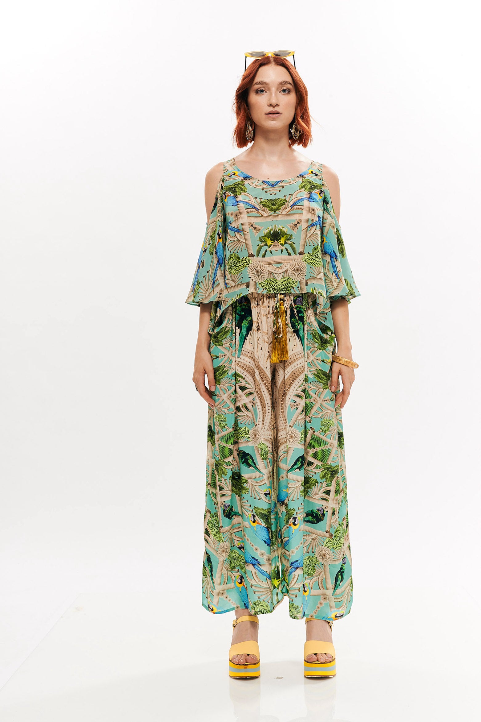 Tank top with arms in 40% Silk and 60% Viscose with "Acanthus Temple Verde Acqua" print.